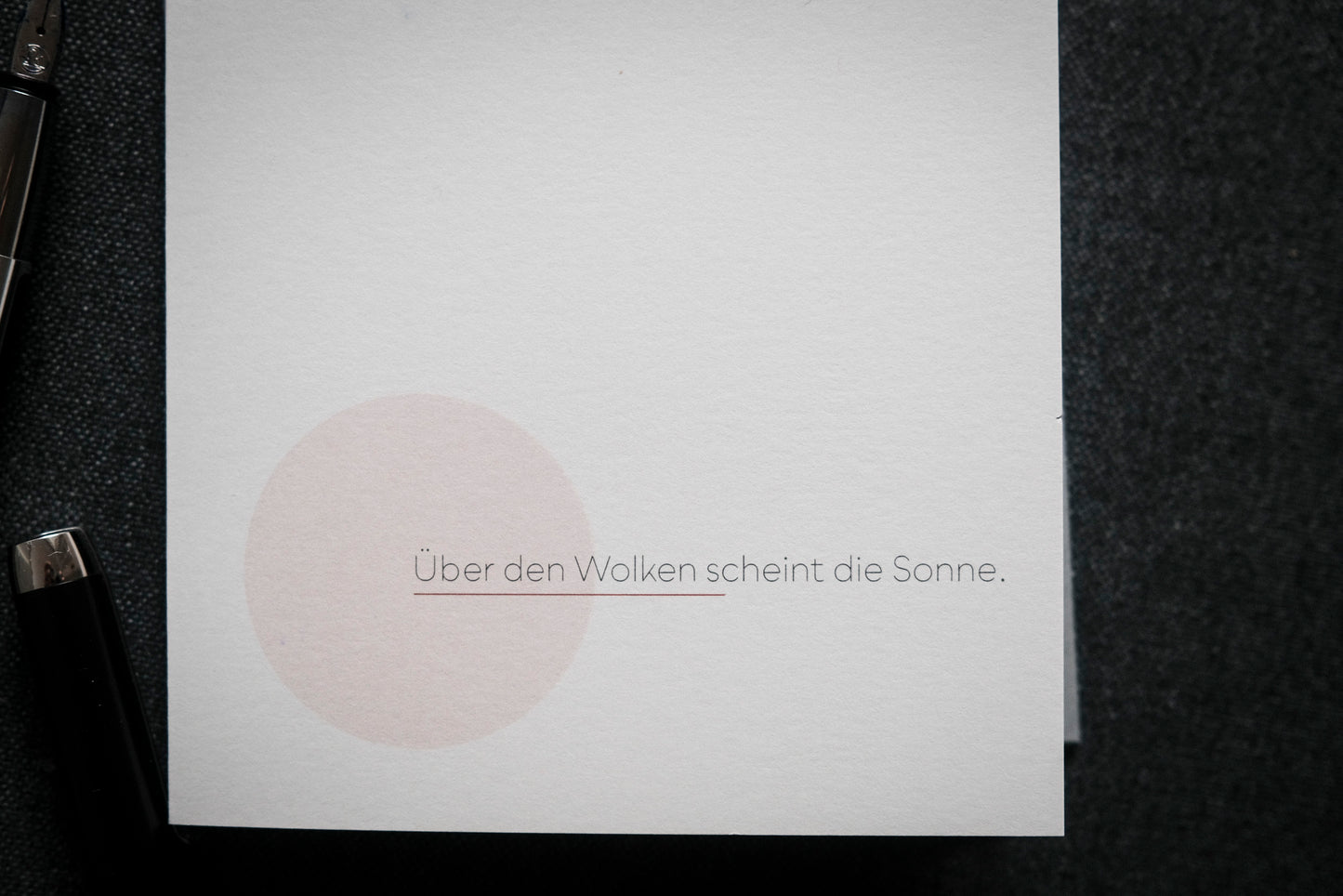 Trostspur: "Über den Wolken scheint die Sonne."